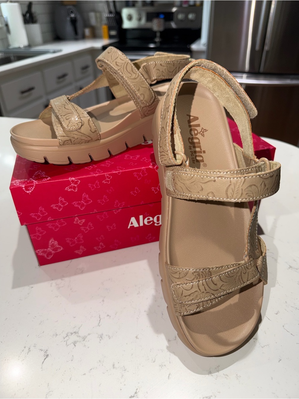 NWT Alegria Women’s Sport Sandals w/ Adjustable Backstrap - Sz 8-8.5